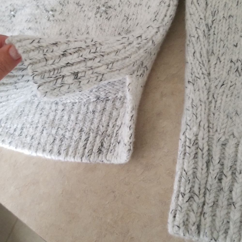LOFT Snowflake Sweater - Picture 7 of 7
